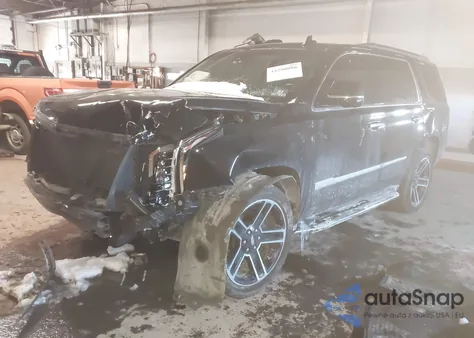 2017 Cadillac Escalade Luxury z USA, uszkodzony, nr VIN 1GYS4BKJ4HR167221